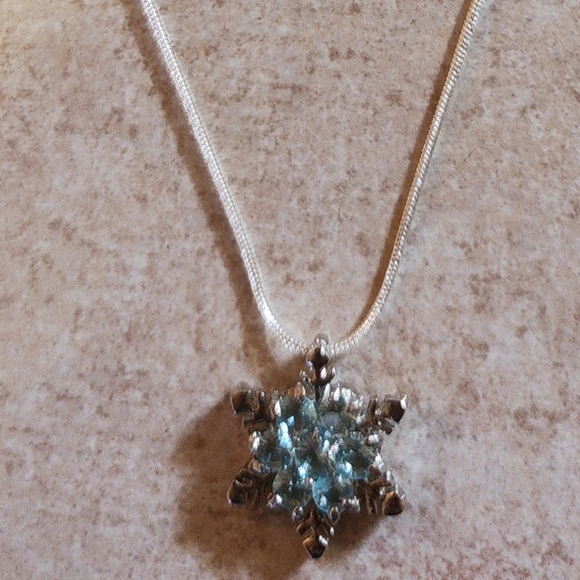 COPY - New aquamarine color snowflake 925 stamped 20" necklace - Picture 7 of 9